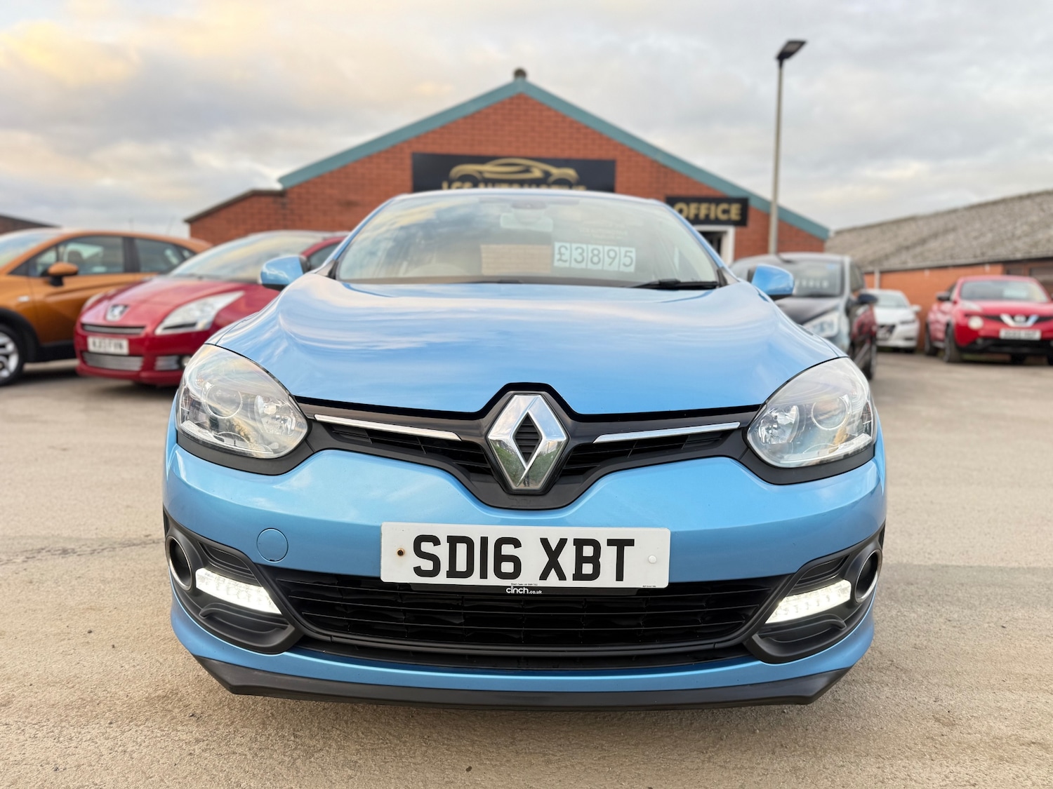 Used Renault Megane 2016 for sale - 76369412: Photo 2