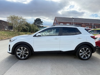 Used Kia Stonic 2018 for sale - 79372272: Photo