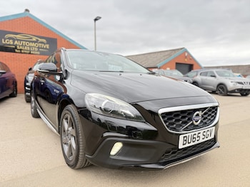 Used Volvo V40 2015 for sale - 78290196: Photo