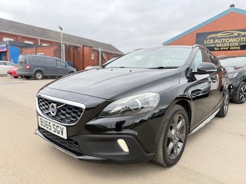 Used Volvo V40 2015 for sale - 78290196: Photo