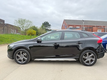 Used Volvo V40 2015 for sale - 78290196: Photo