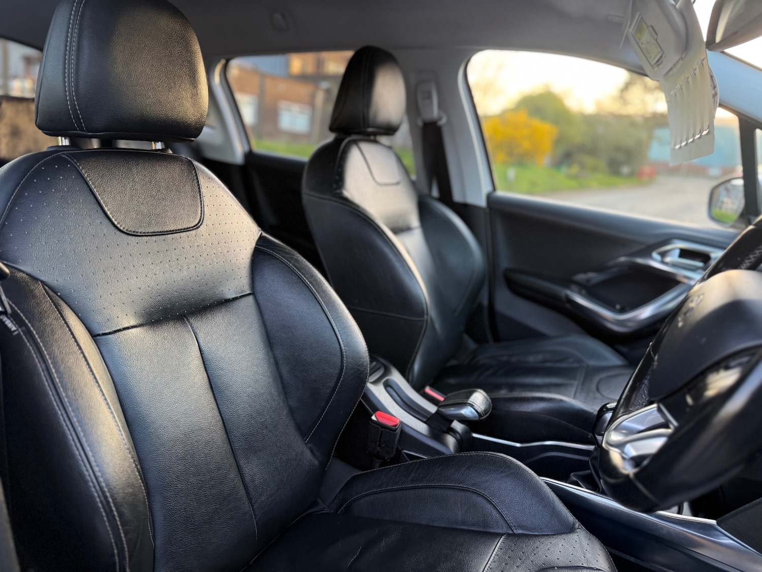 Used Peugeot 2008 2015 for sale - 78045773: Photo 10