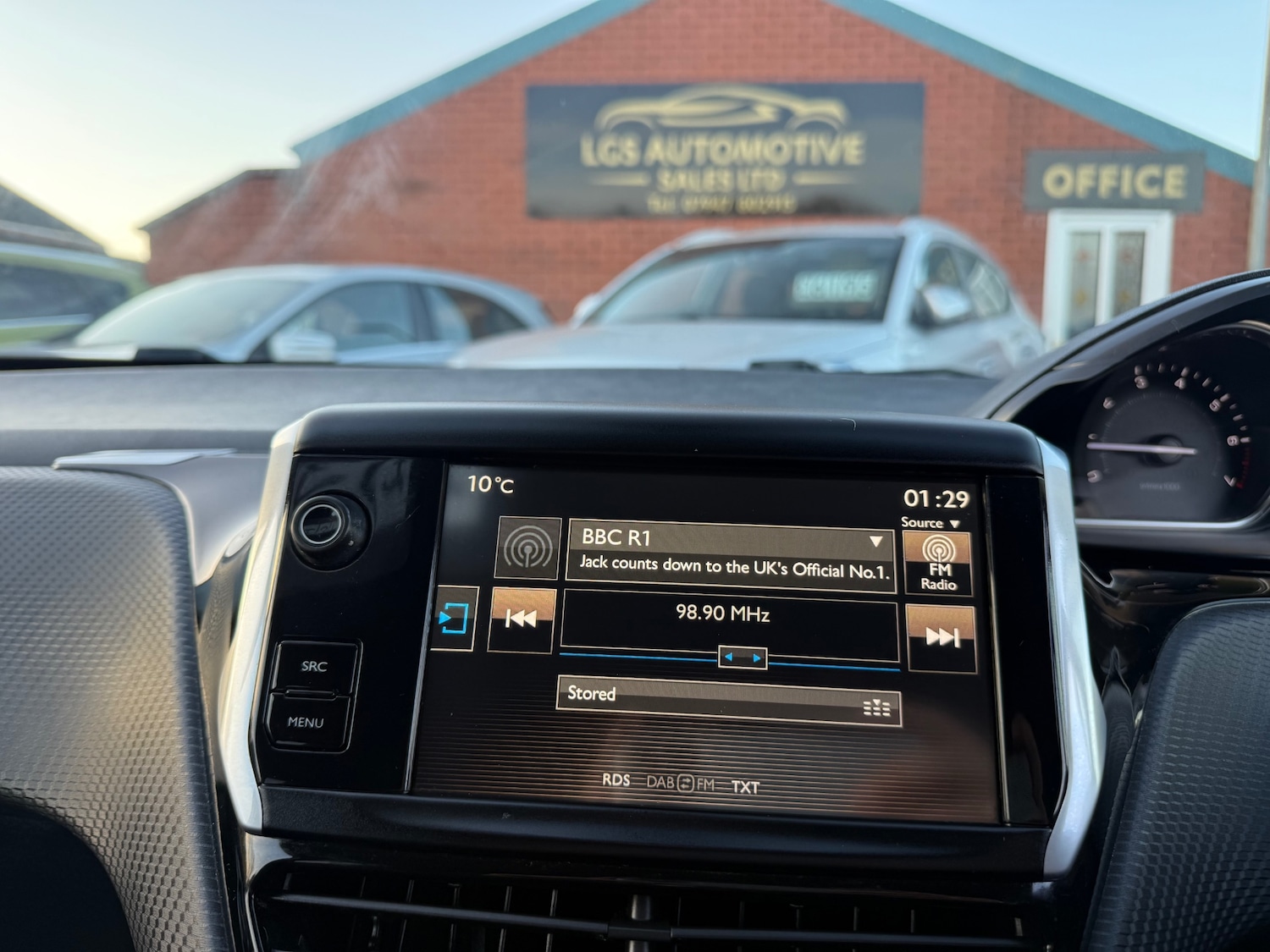 Used Peugeot 2008 2015 for sale - 78045773: Photo 16