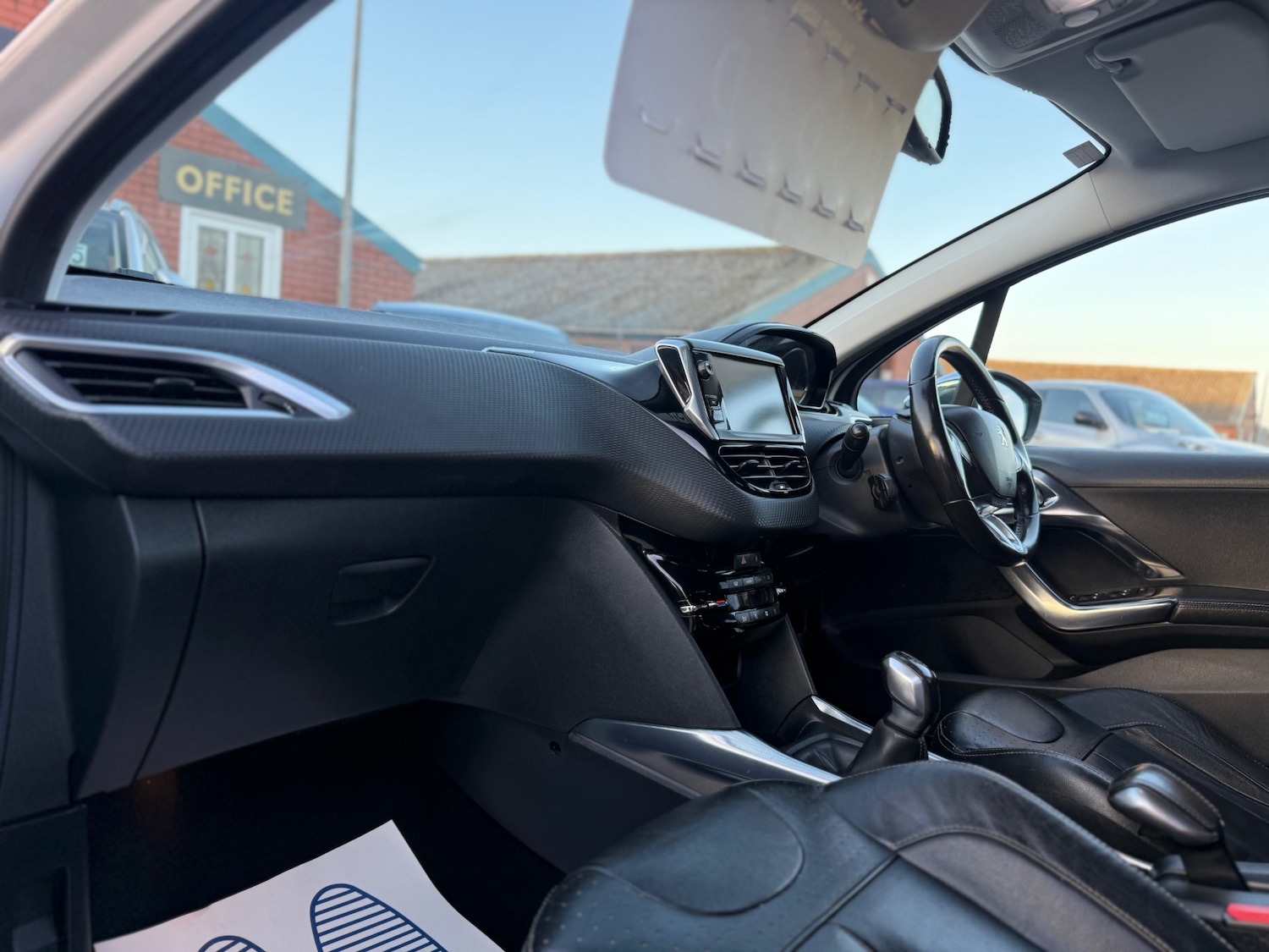 Used Peugeot 2008 2015 for sale - 78045773: Photo 18