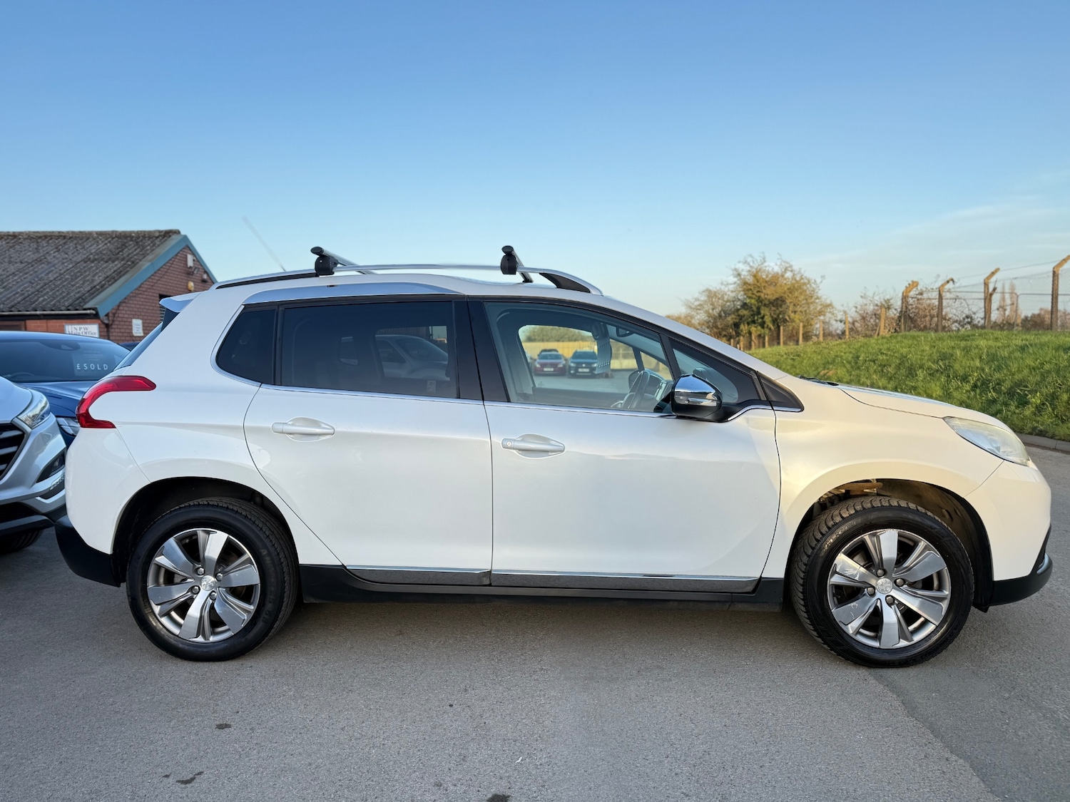 Used Peugeot 2008 2015 for sale - 78045773: Photo 5