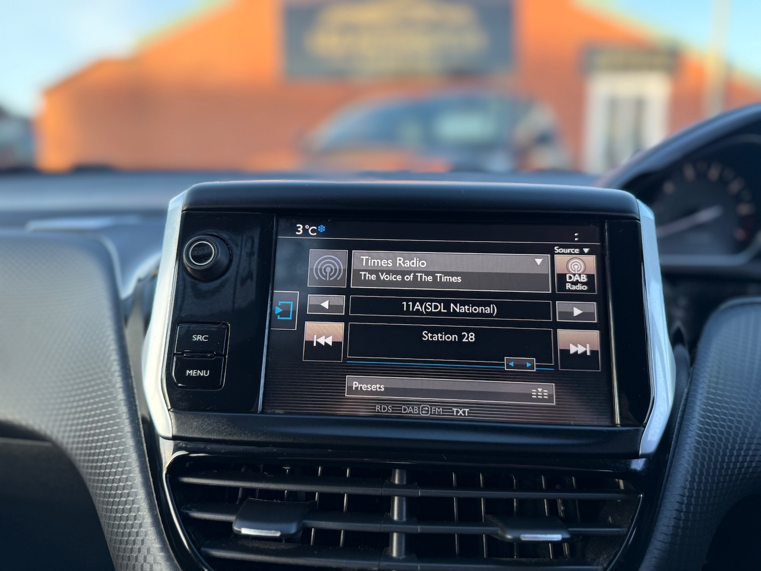 Used Peugeot 2008 2017 for sale - 77154617: Photo 14