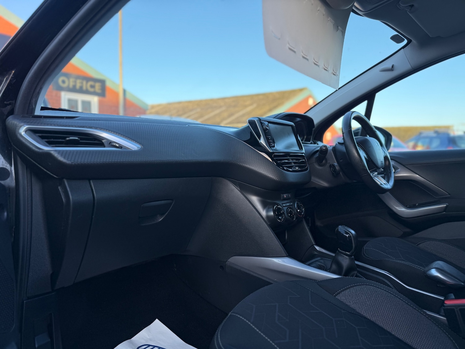 Used Peugeot 2008 2017 for sale - 77154617: Photo 16