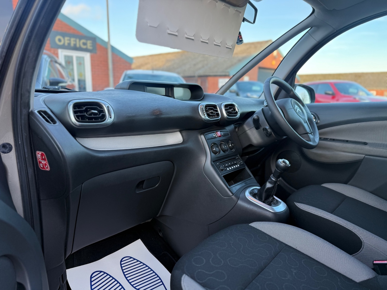 Used Citroen C3 Picasso 2011 for sale - 77080899: Photo 12