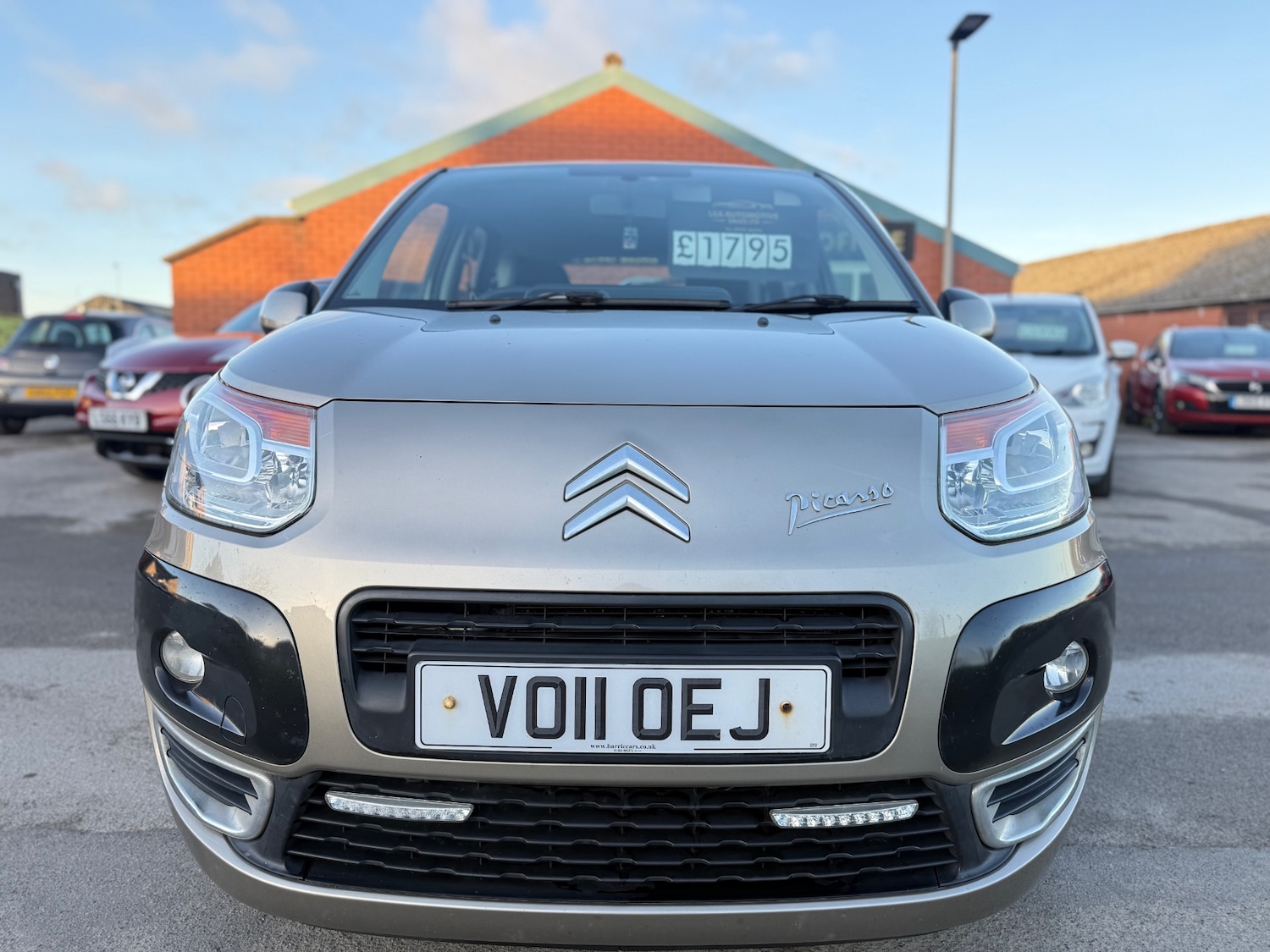 Used Citroen C3 Picasso 2011 for sale - 77080899: Photo 2