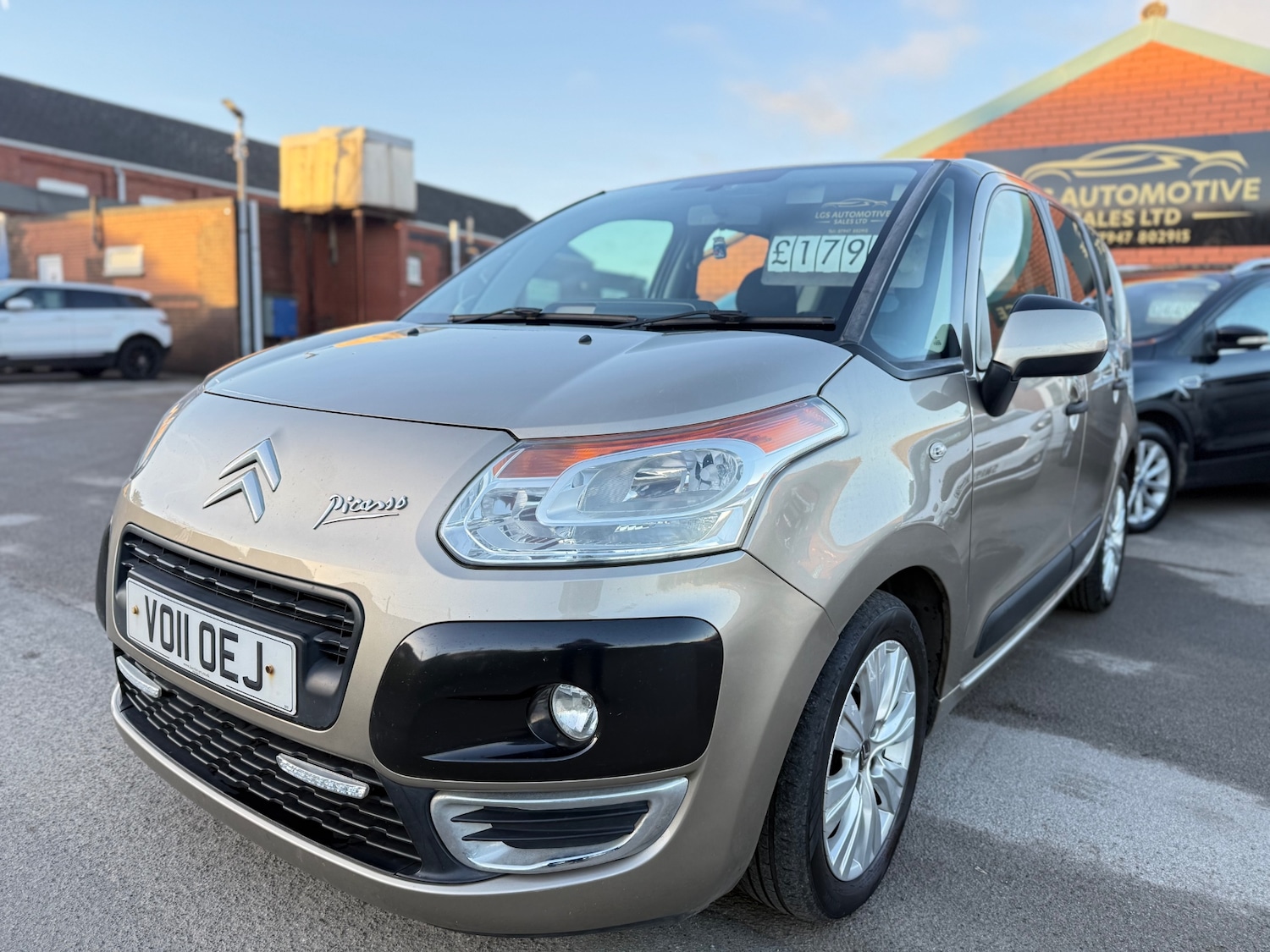 Used Citroen C3 Picasso 2011 for sale - 77080899: Photo 3