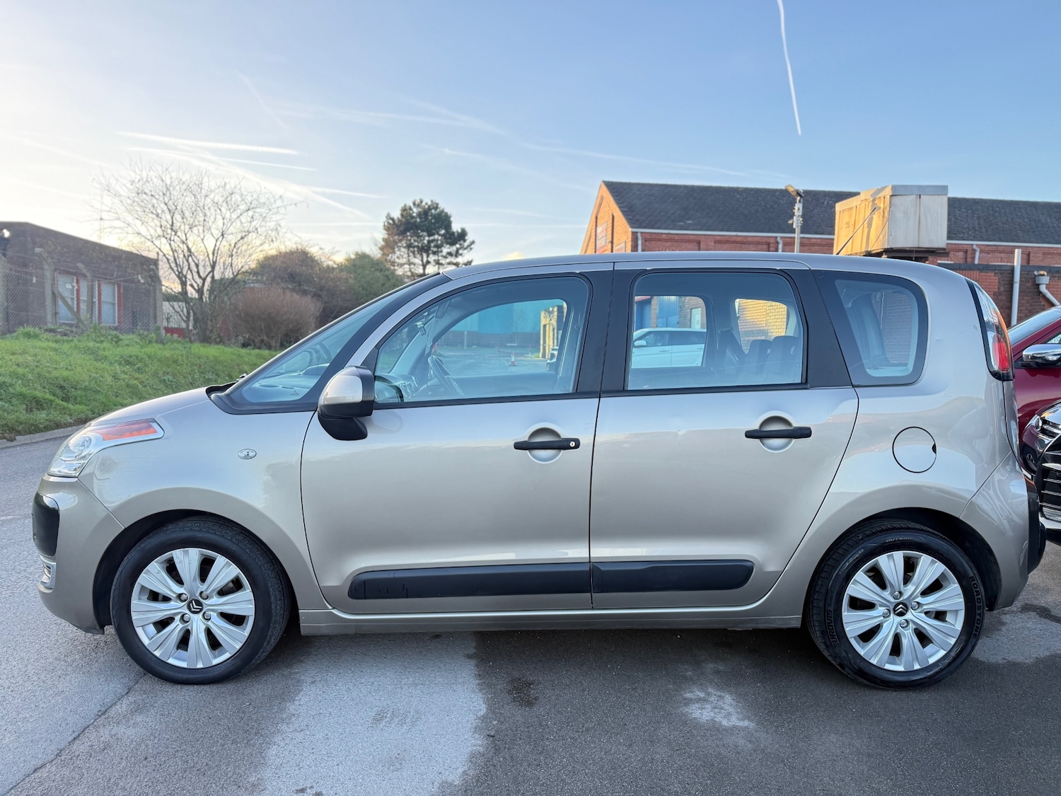 Used Citroen C3 Picasso 2011 for sale - 77080899: Photo 4