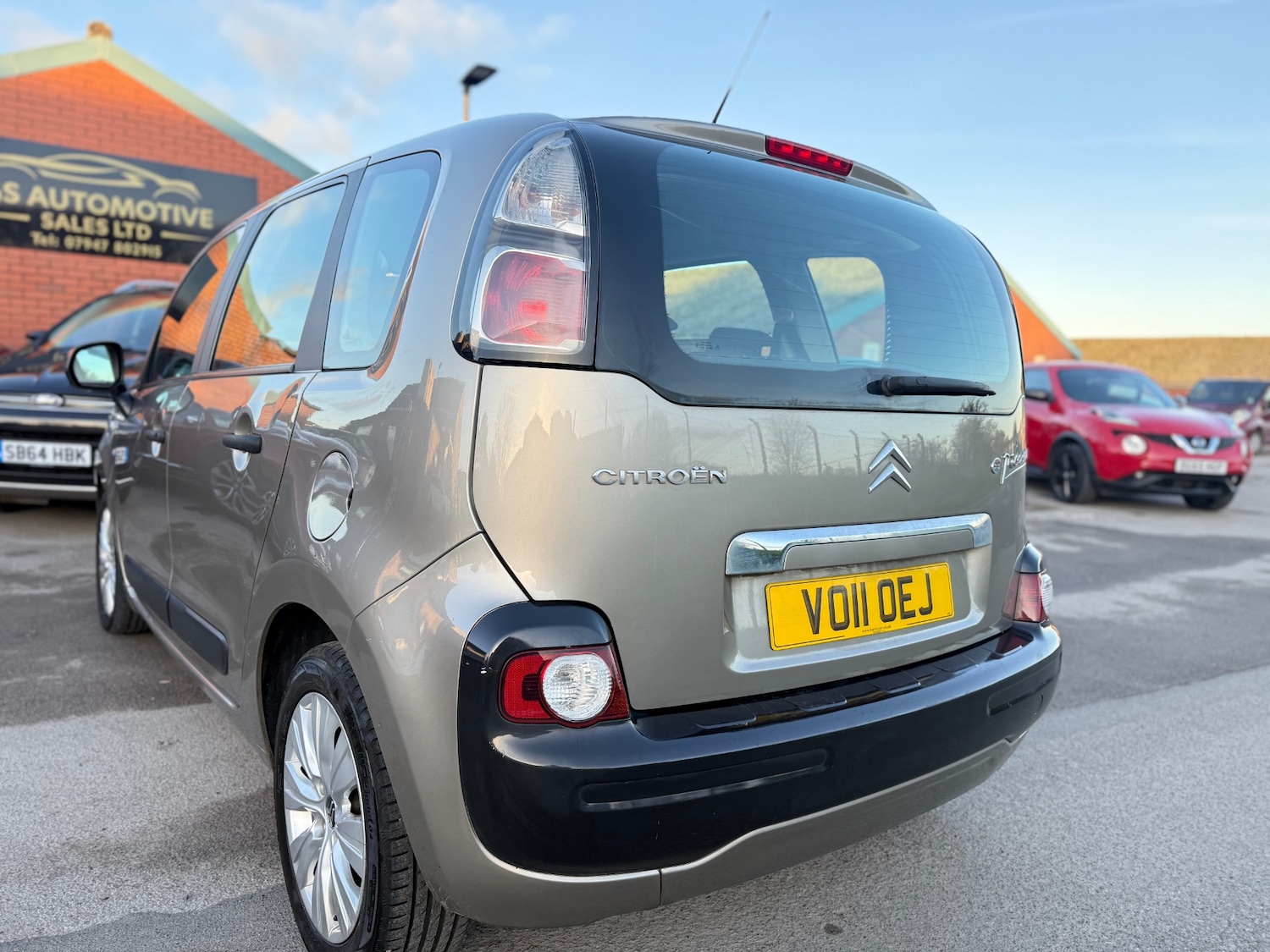 Used Citroen C3 Picasso 2011 for sale - 77080899: Photo 6