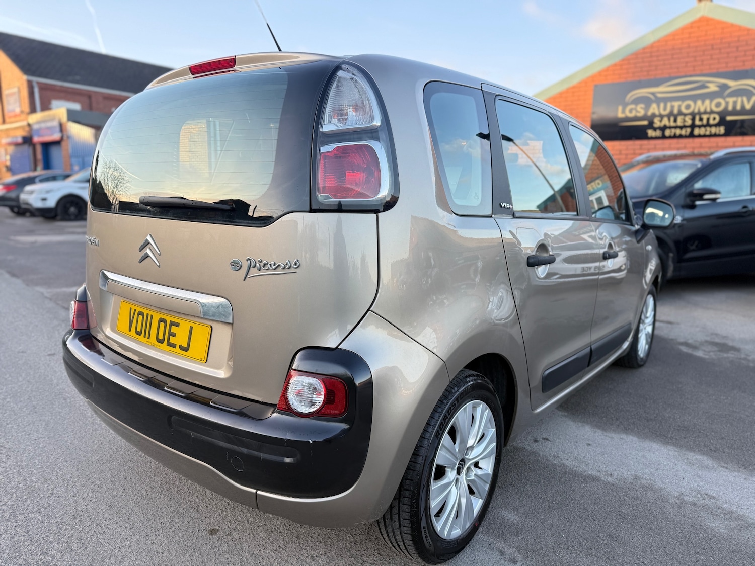 Used Citroen C3 Picasso 2011 for sale - 77080899: Photo 8