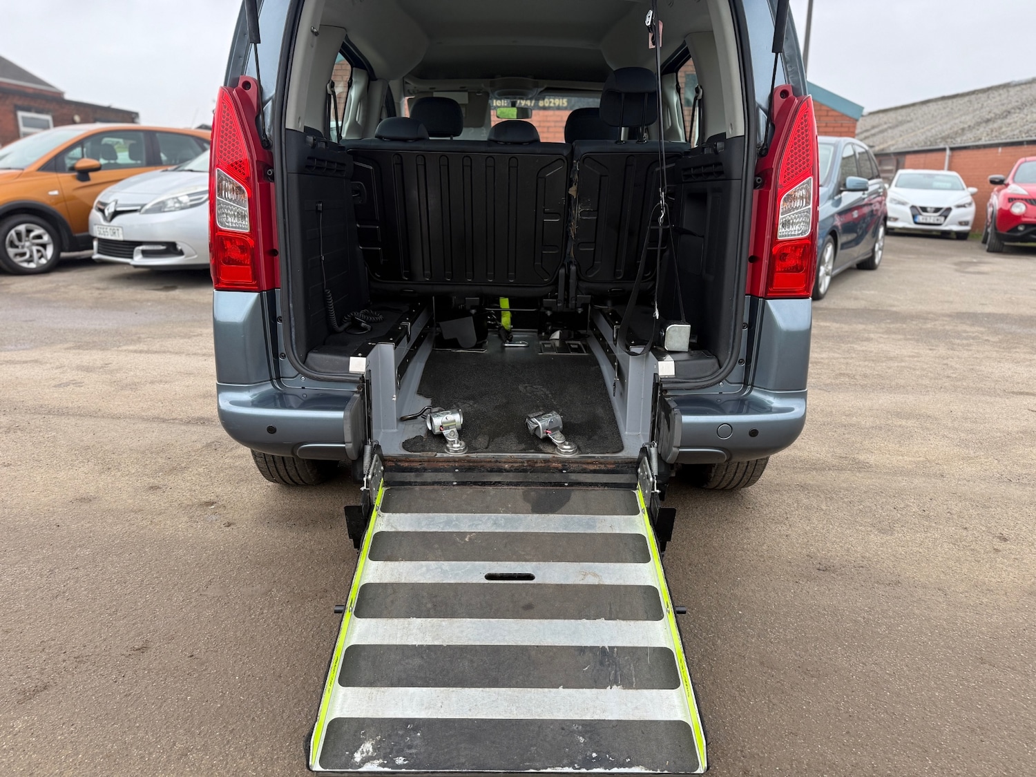 Used Peugeot Partner Tepee 2011 for sale - 76596081: Photo 15