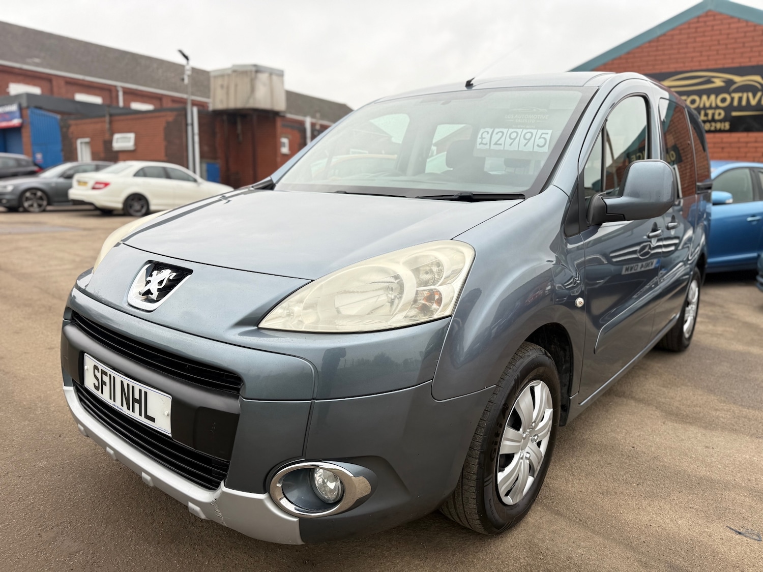 Used Peugeot Partner Tepee 2011 for sale - 76596081: Photo 3