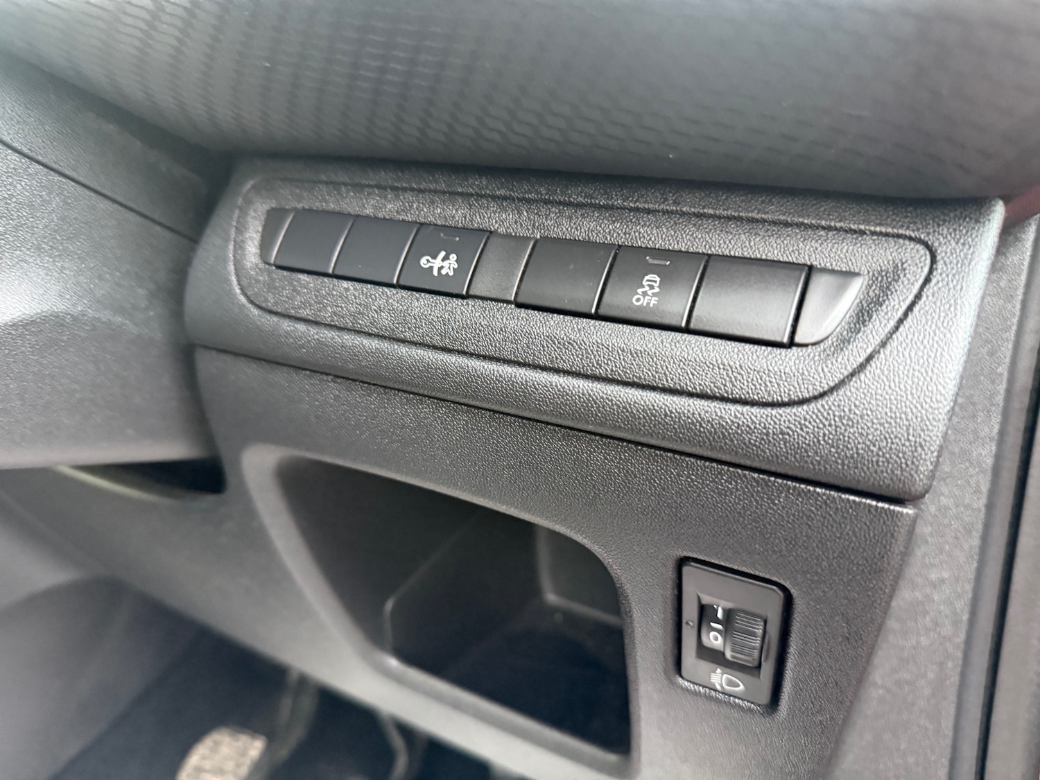 Used Peugeot 2008 2016 for sale - 77201428: Photo 11