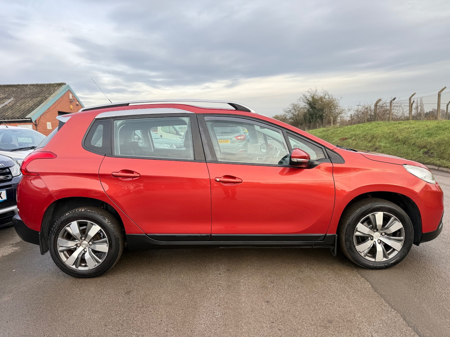 Used Peugeot 2008 2016 for sale - 77201428: Photo 5