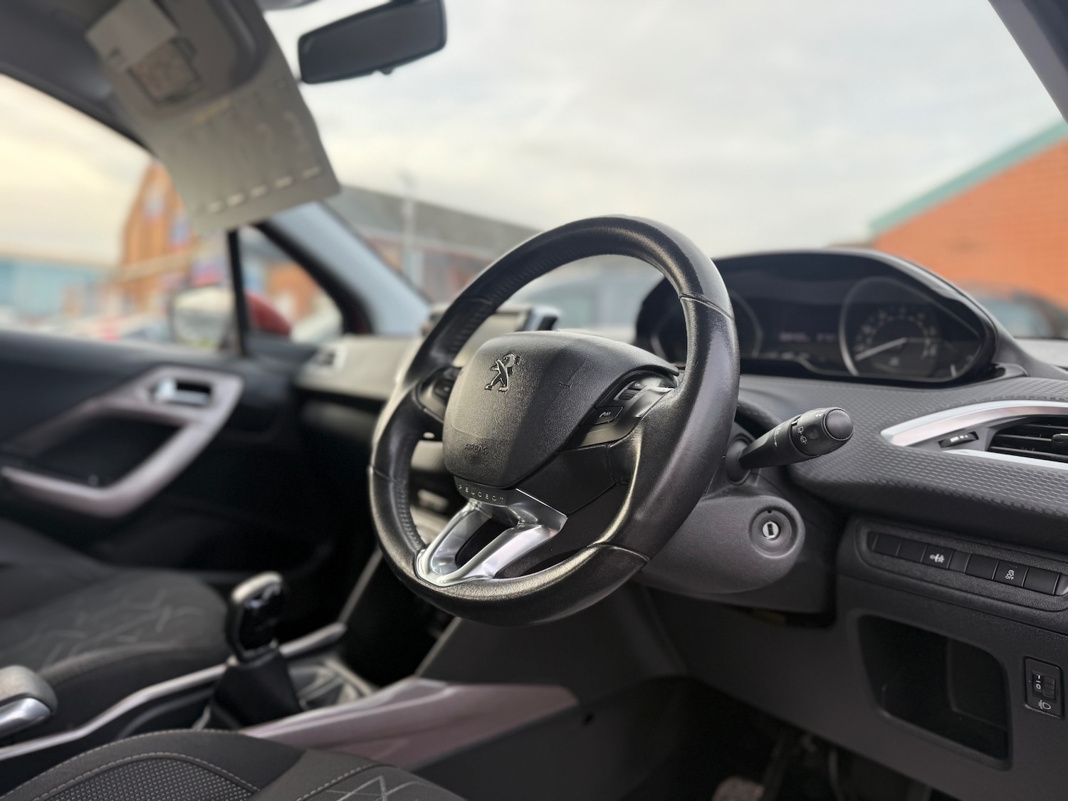 Used Peugeot 2008 2016 for sale - 77201428: Photo 9