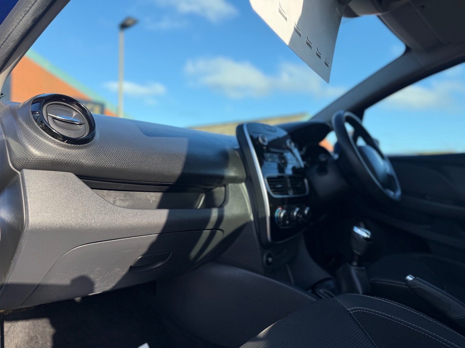 Used Renault Clio 2018 for sale - 77319727: Photo 16