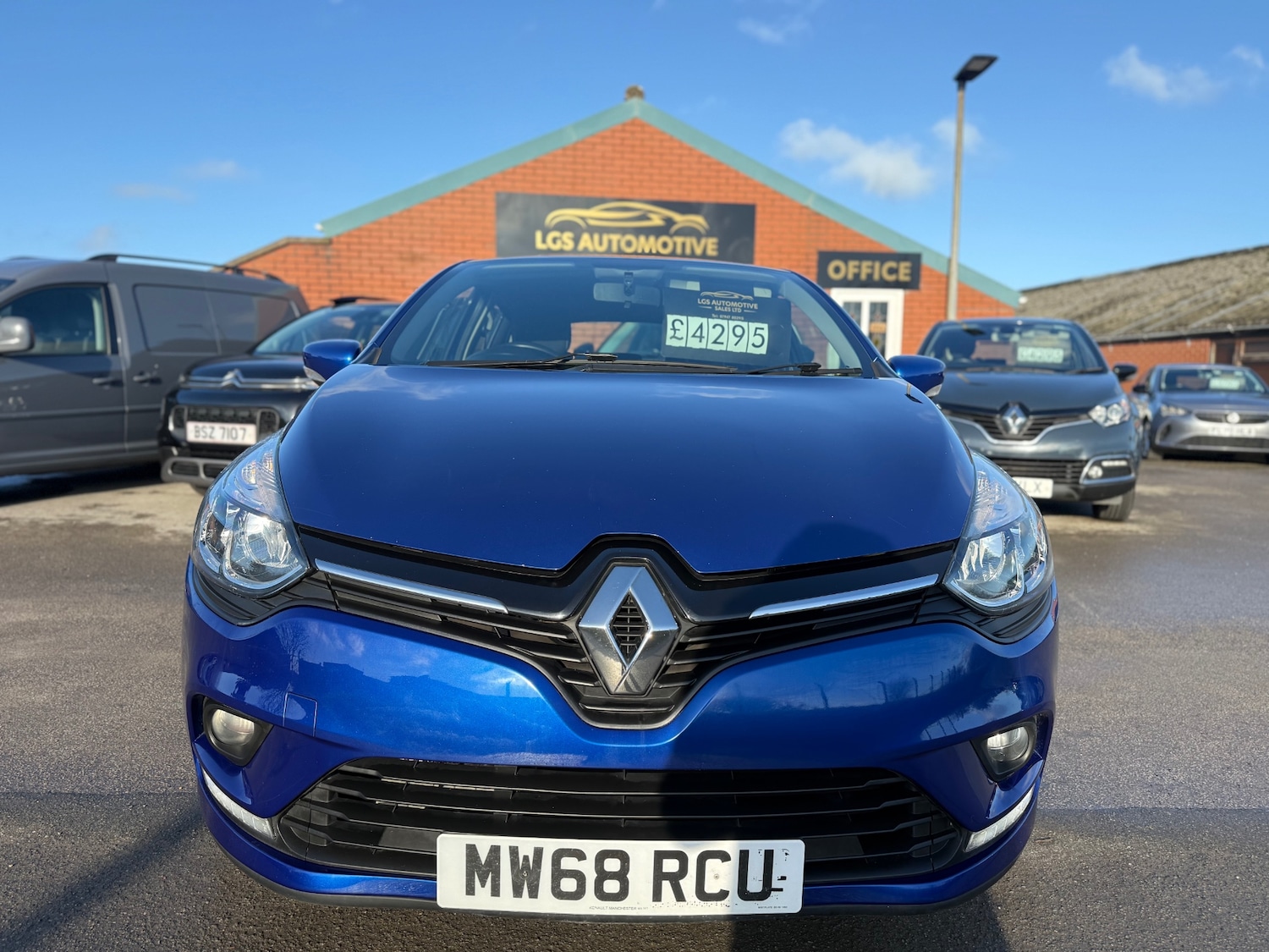 Used Renault Clio 2018 for sale - 77319727: Photo 2