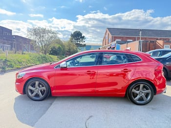 Used Volvo V40 2014 for sale - 79830450: Photo