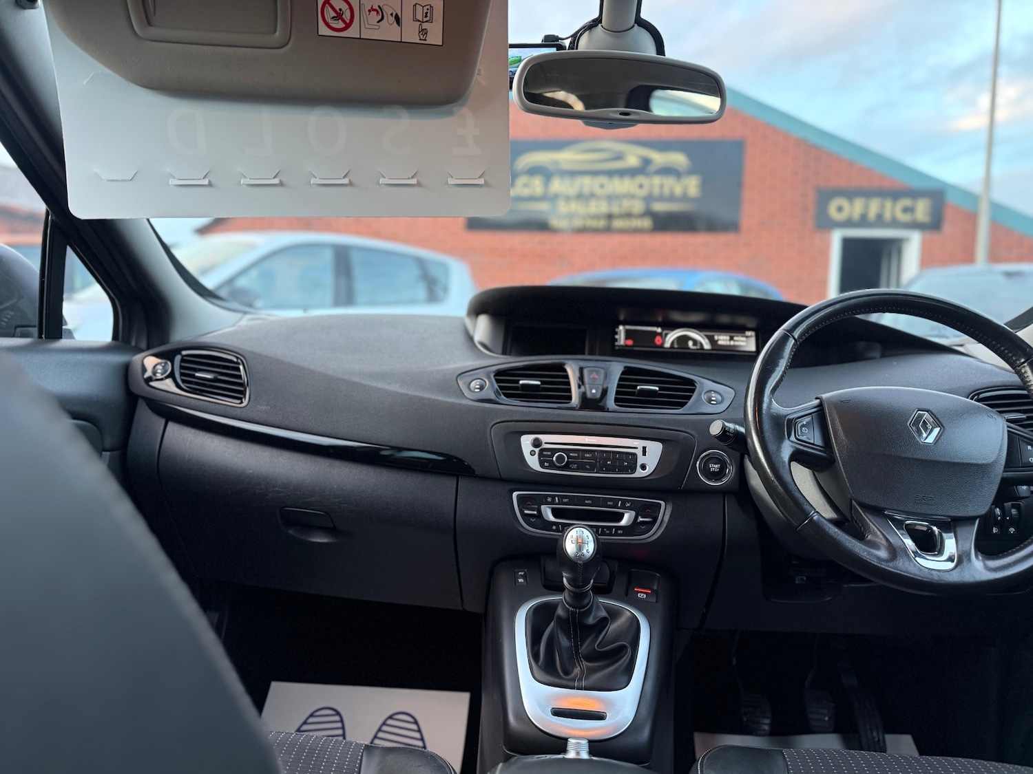 Used Renault Grand Scenic 2015 for sale - 76430640: Photo 10