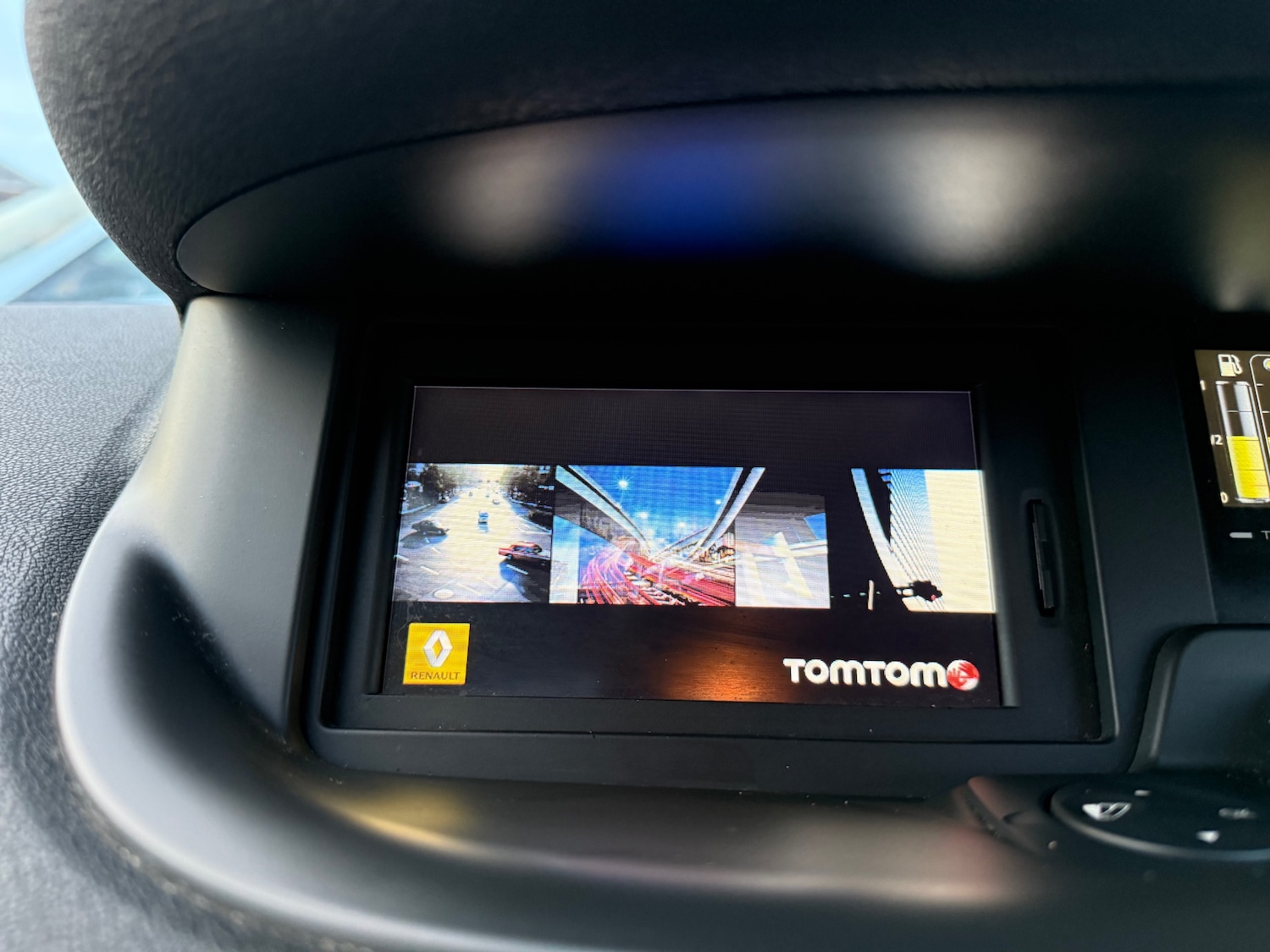 Used Renault Grand Scenic 2015 for sale - 76430640: Photo 11