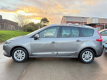 Used Renault Grand Scenic 2015 for sale - 76430640: Photo