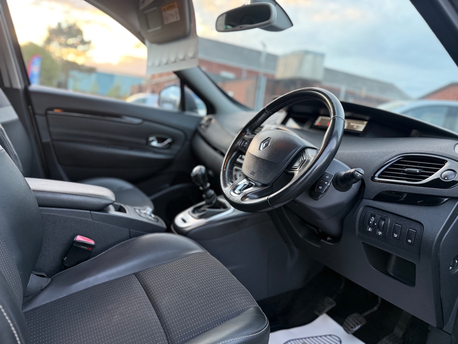 Used Renault Grand Scenic 2015 for sale - 76430640: Photo 9