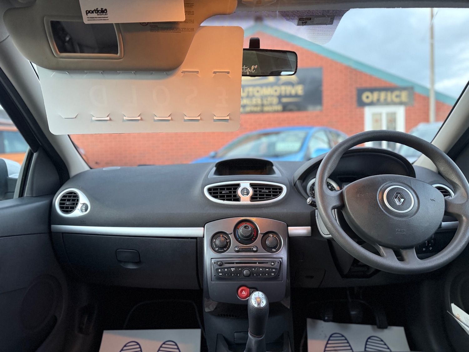 Used Renault Clio 2012 for sale - 76687418: Photo 10