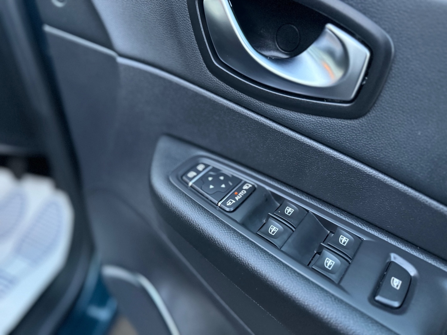 Used Renault Captur 2018 for sale - 76655627: Photo 12