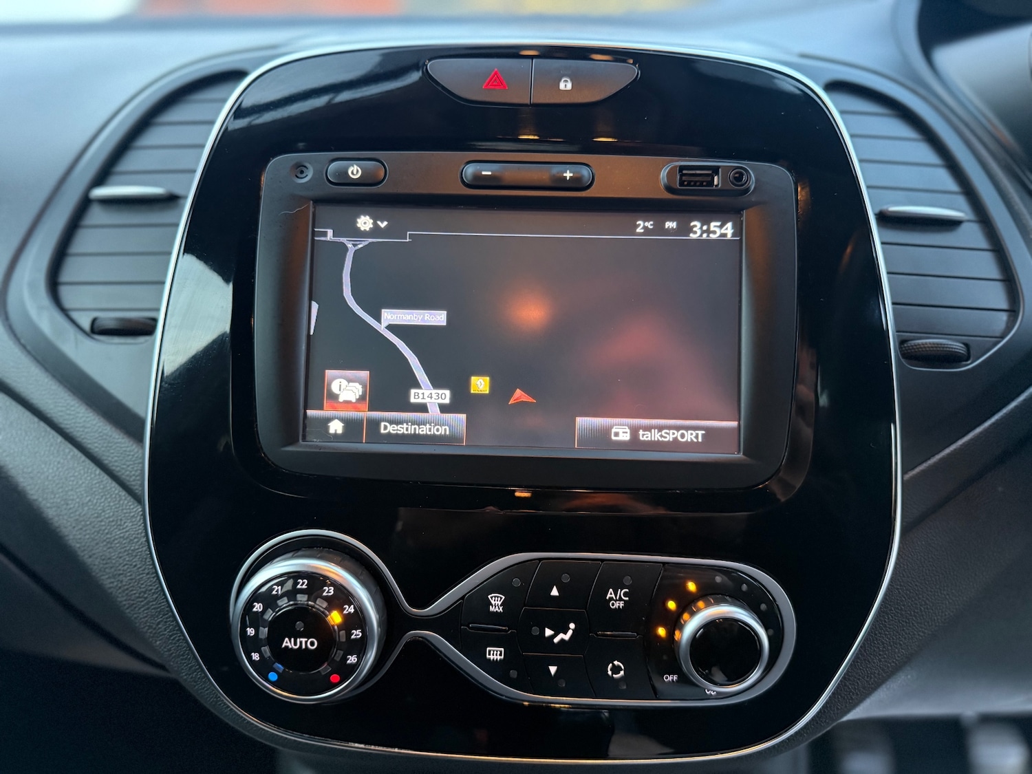 Used Renault Captur 2018 for sale - 76655627: Photo 14