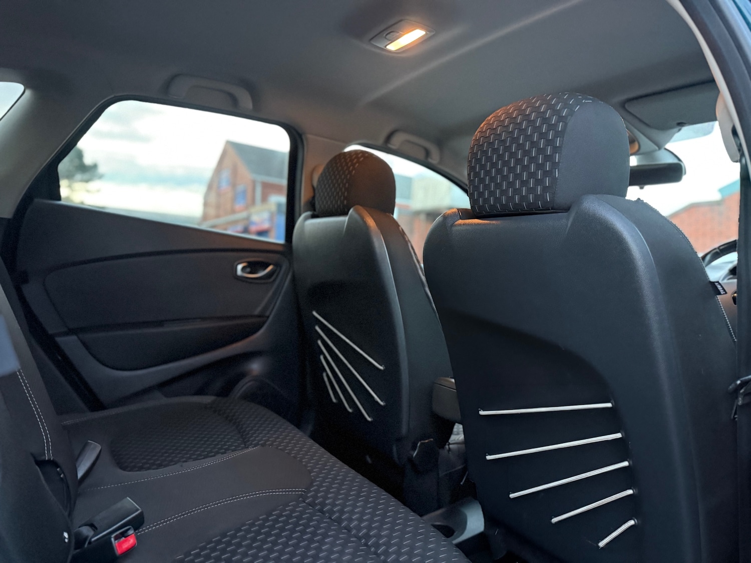 Used Renault Captur 2018 for sale - 76655627: Photo 18