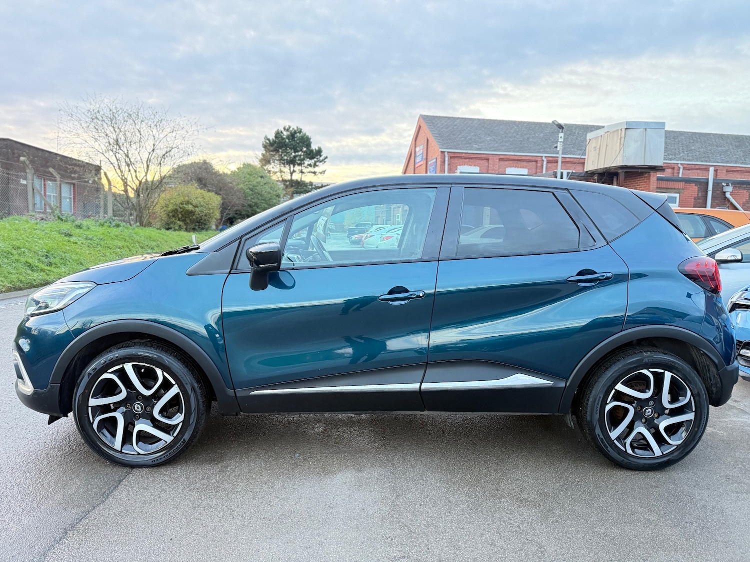 Used Renault Captur 2018 for sale - 76655627: Photo 4