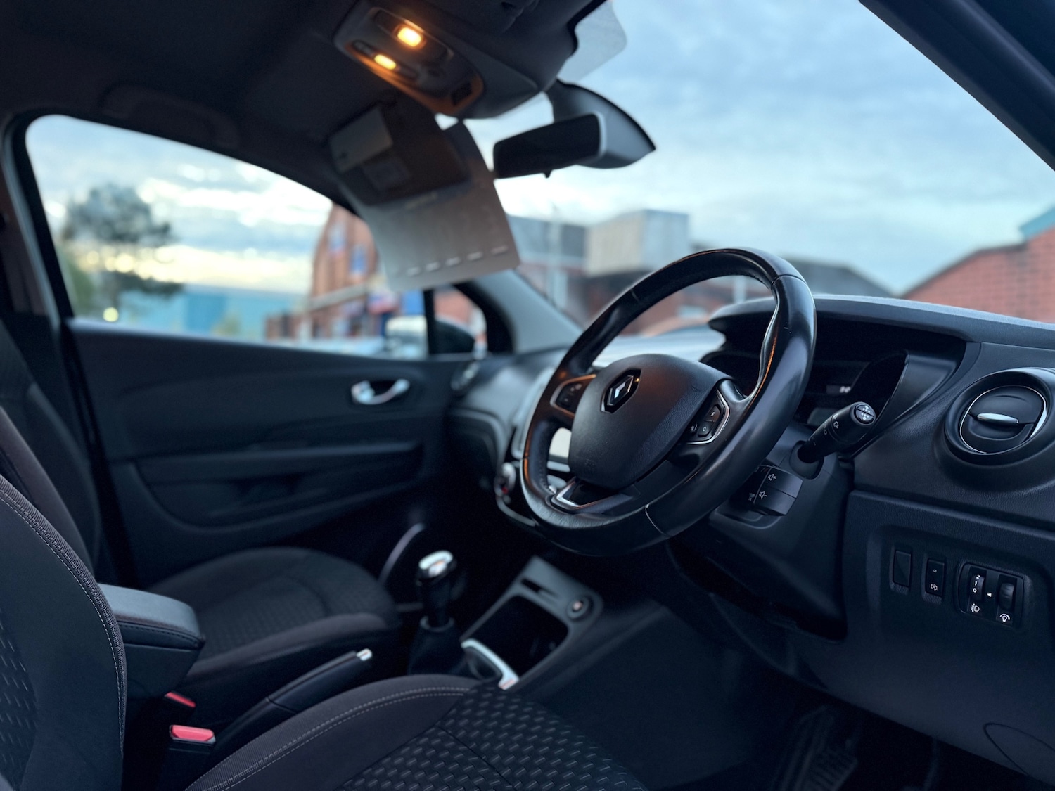 Used Renault Captur 2018 for sale - 76655627: Photo 9