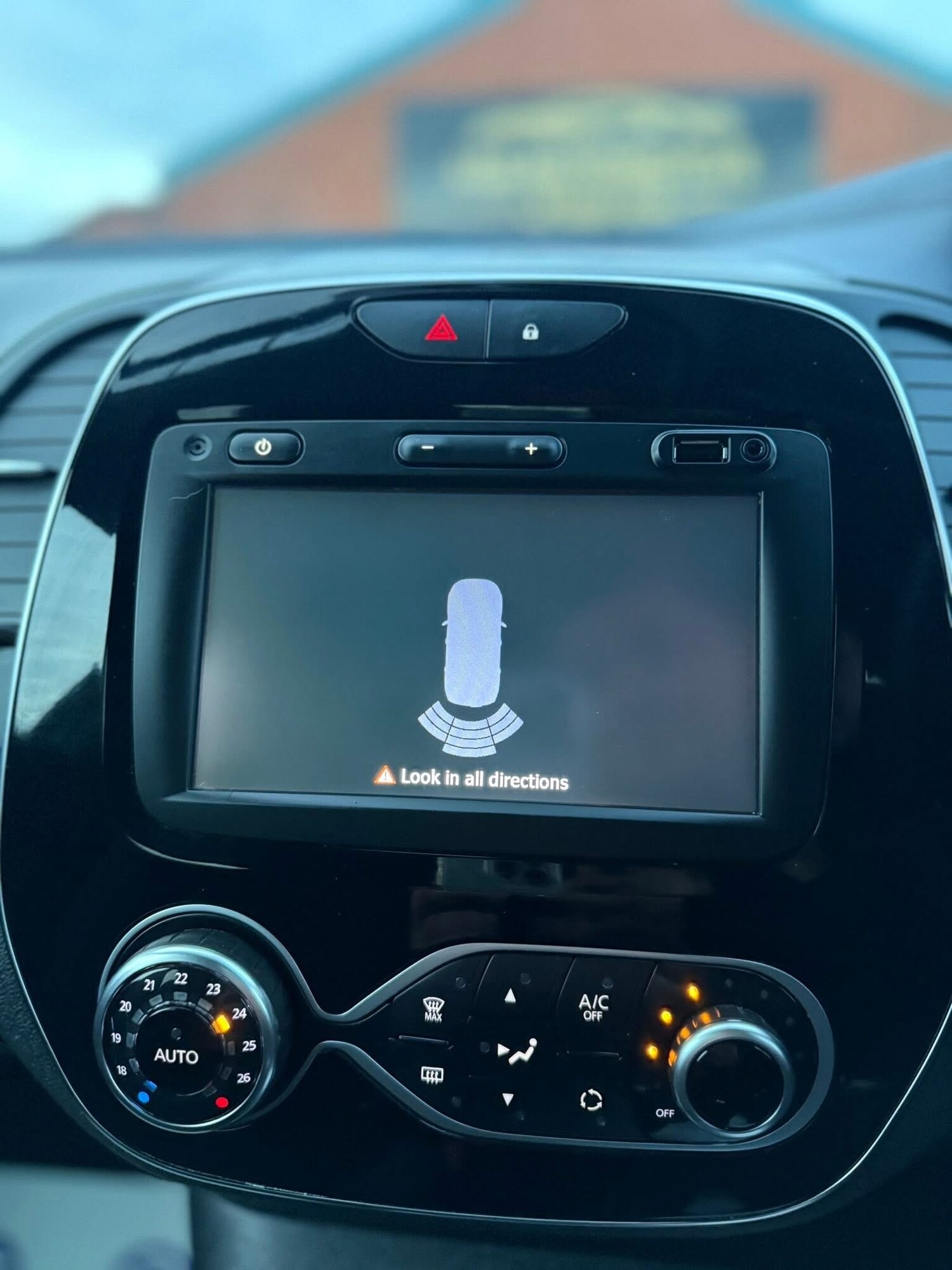 Used Renault Captur 2018 for sale - 77822408: Photo 13