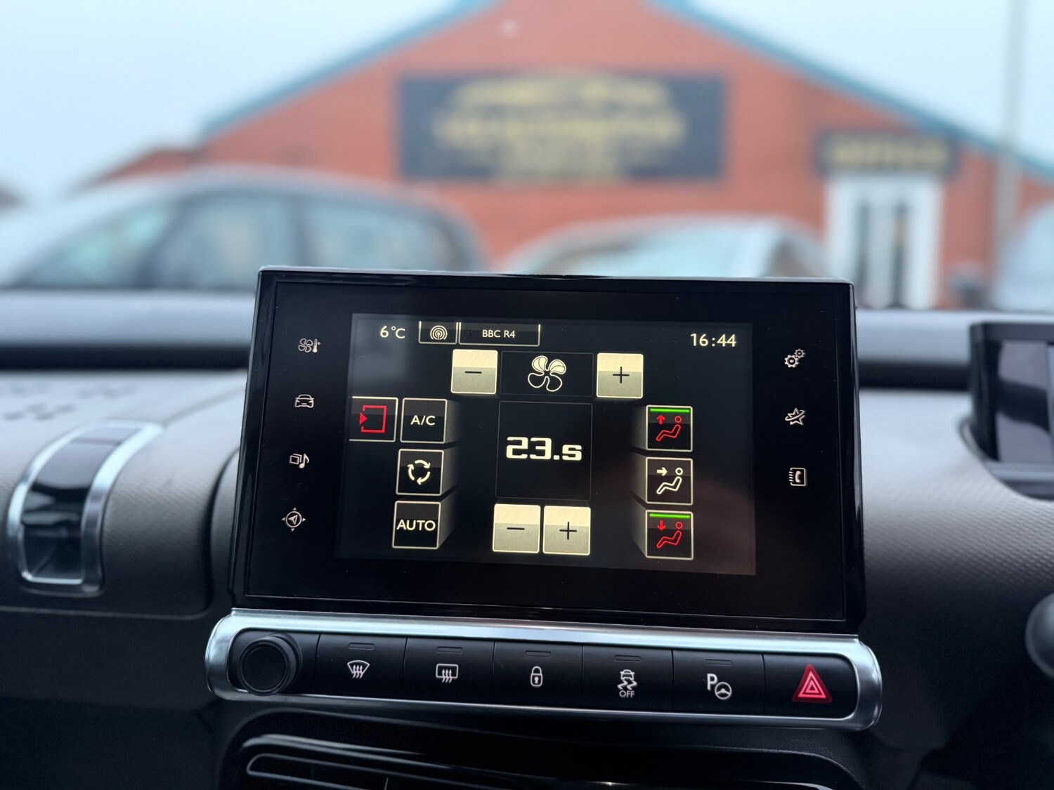 Used Citroen C4 Cactus 2015 for sale - 77508695: Photo 18