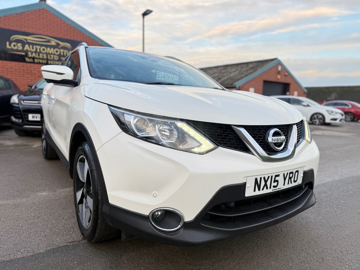Used Nissan Qashqai 2015 for sale - 76837250: Photo 1