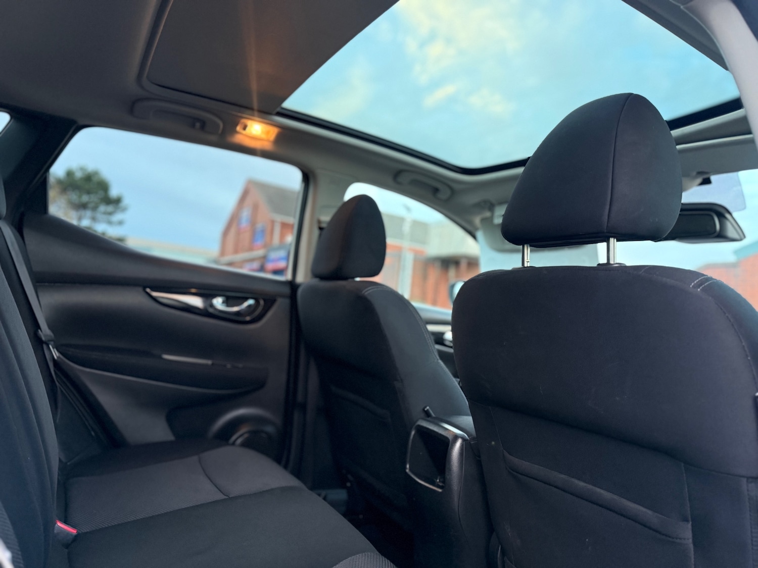 Used Nissan Qashqai 2015 for sale - 76837250: Photo 18