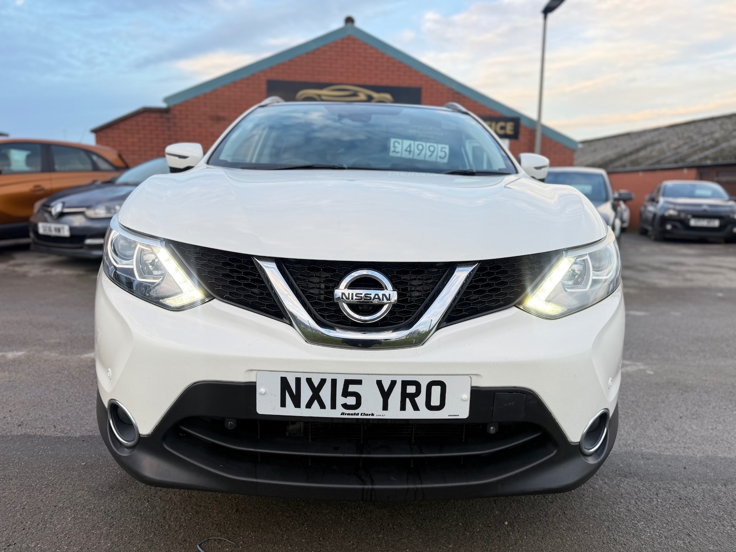 Used Nissan Qashqai 2015 for sale - 76837250: Photo 2