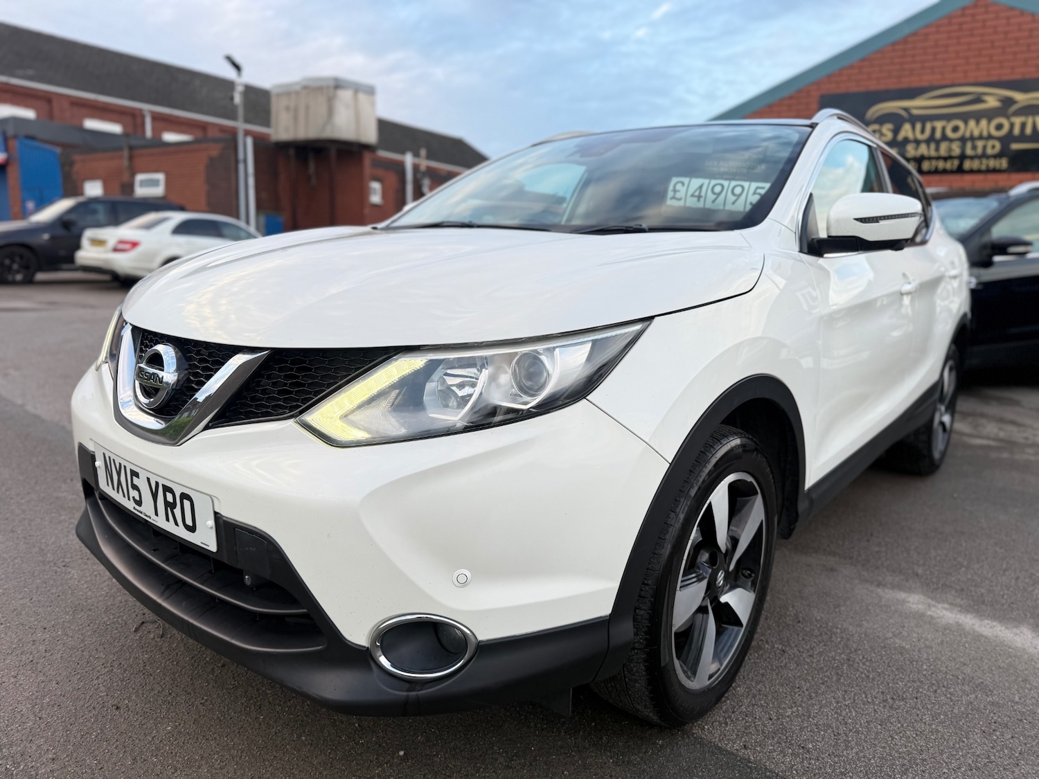 Used Nissan Qashqai 2015 for sale - 76837250: Photo 3