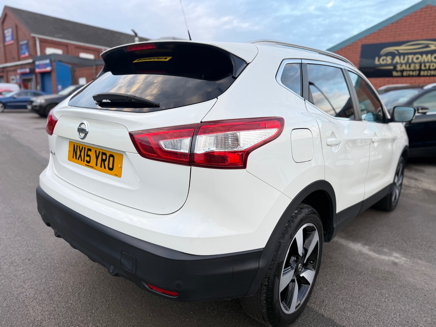 Used Nissan Qashqai 2015 for sale - 76837250: Photo 8
