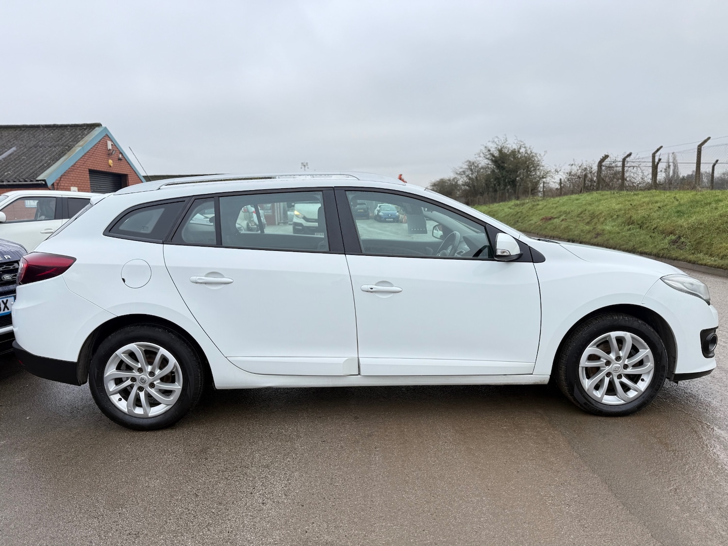 Used Renault Megane 2014 for sale - 77228391: Photo 5