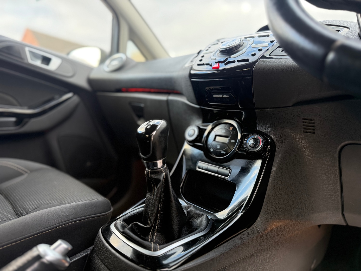 Used Ford Fiesta 2015 for sale - 77052975: Photo 12