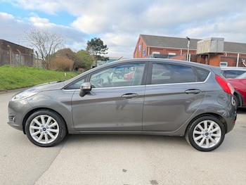 Used Ford Fiesta 2015 for sale - 77052975: Photo