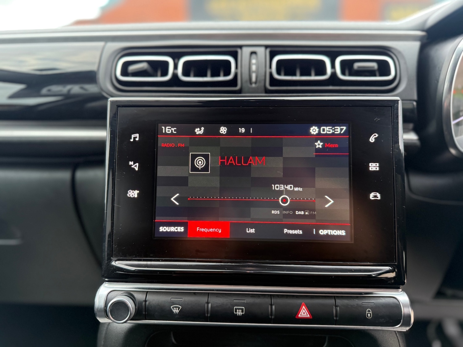 Used Citroen C3 2017 for sale - 76470924: Photo 12