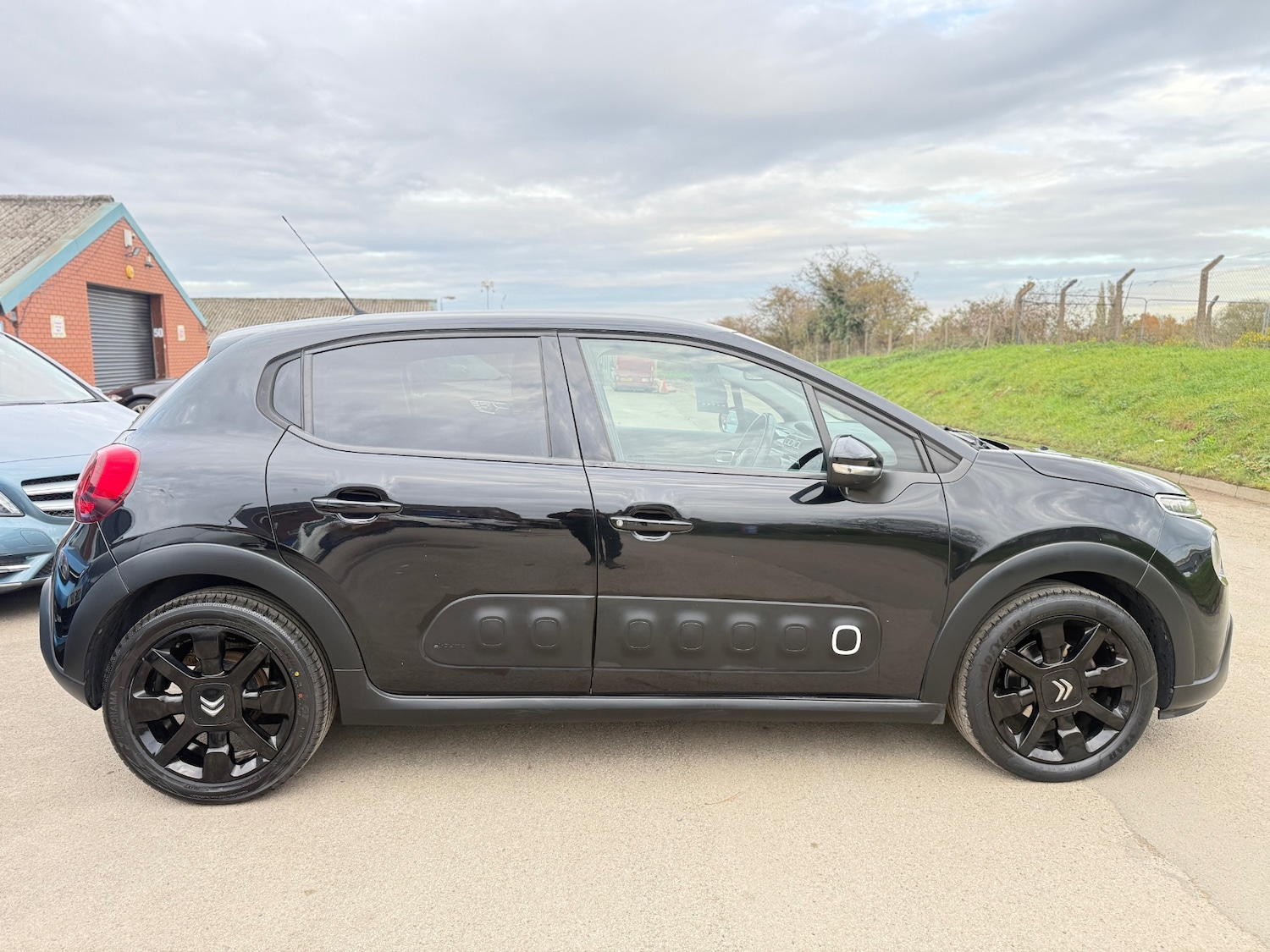 Used Citroen C3 2017 for sale - 76470924: Photo 5