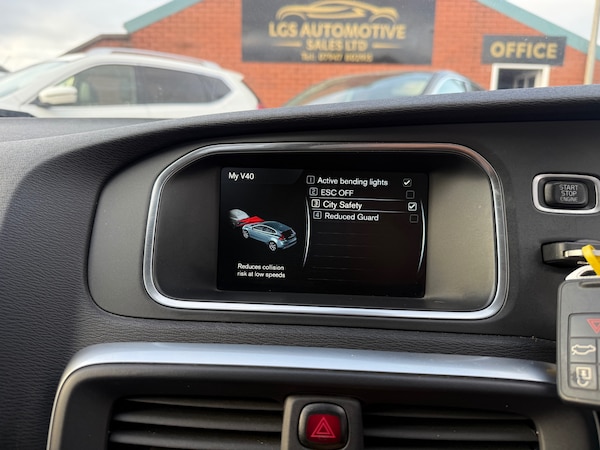 Used Volvo V40 2015 for sale - 76225155: Photo 15