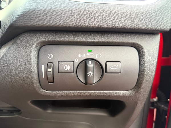 Used Volvo V40 2015 for sale - 76225155: Photo 18