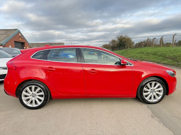 Used Volvo V40 2015 for sale - 76225155: Photo 5